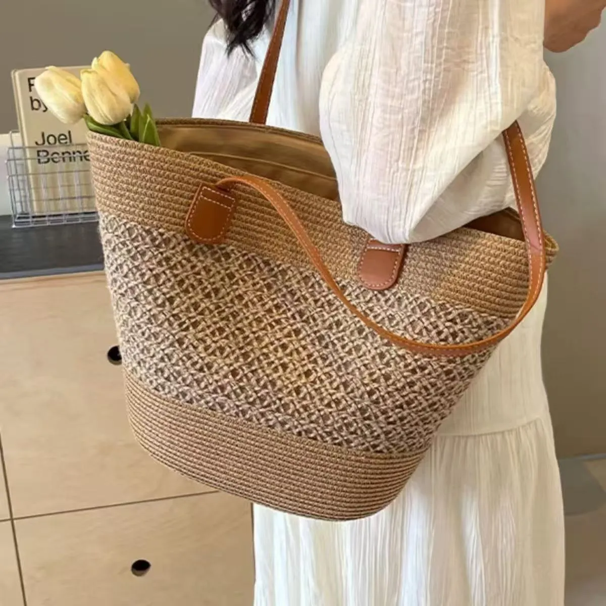 Woven Straw Bag E004 SKU E004 image 2